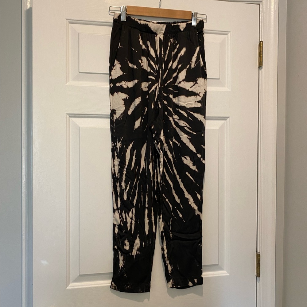 South Moon Under Sweatpants